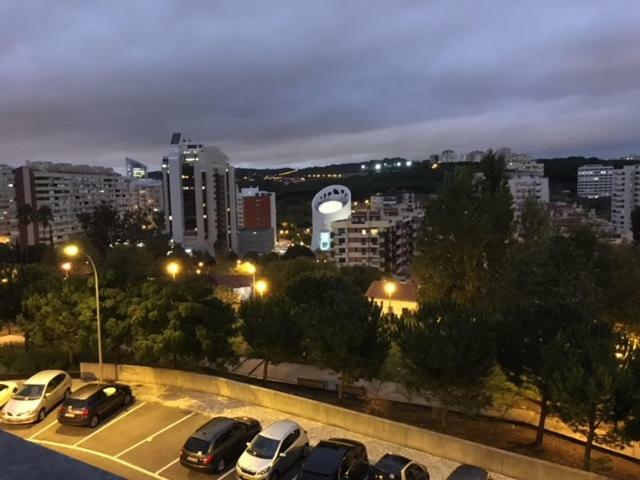 Apartamento Novo Muito Confortavel Com Vista Rio Algés Zewnętrze zdjęcie