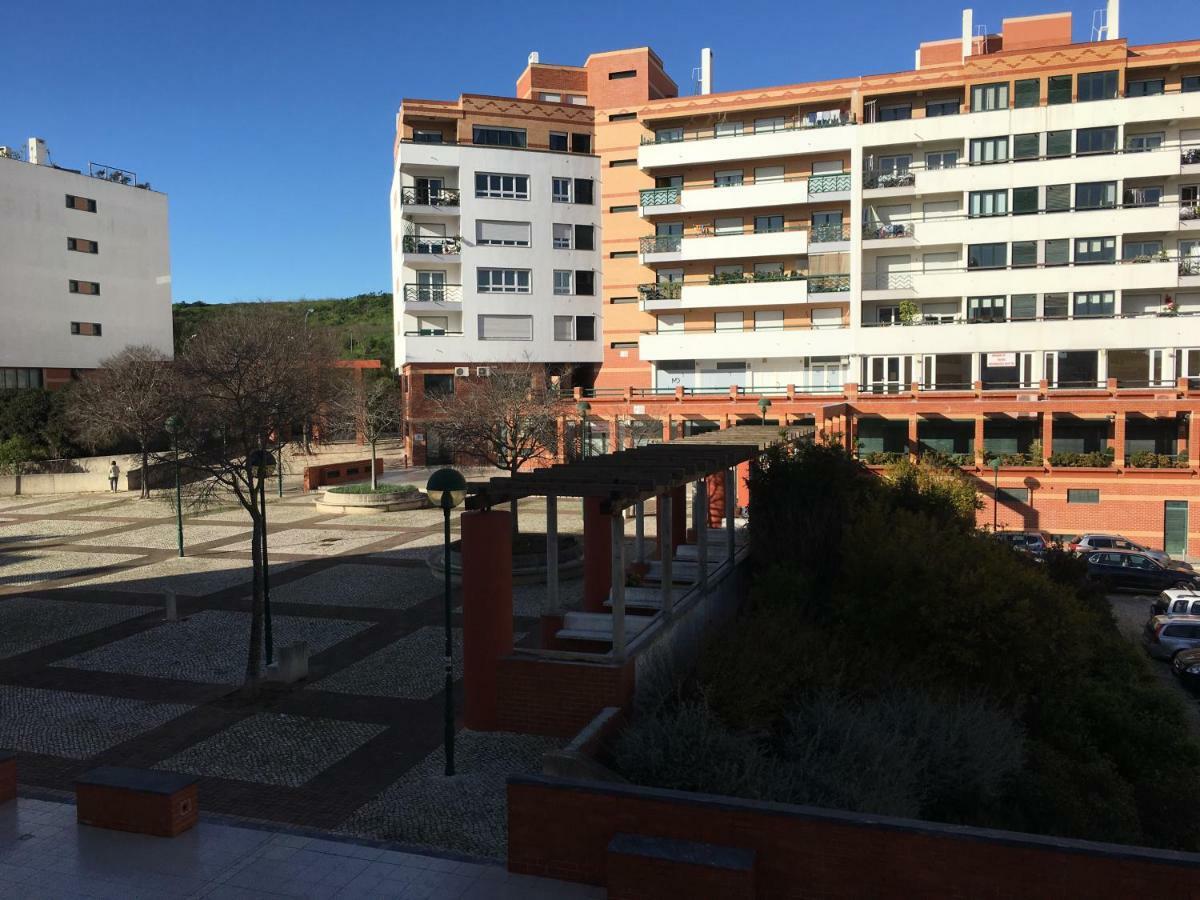 Apartamento Novo Muito Confortavel Com Vista Rio Algés Zewnętrze zdjęcie