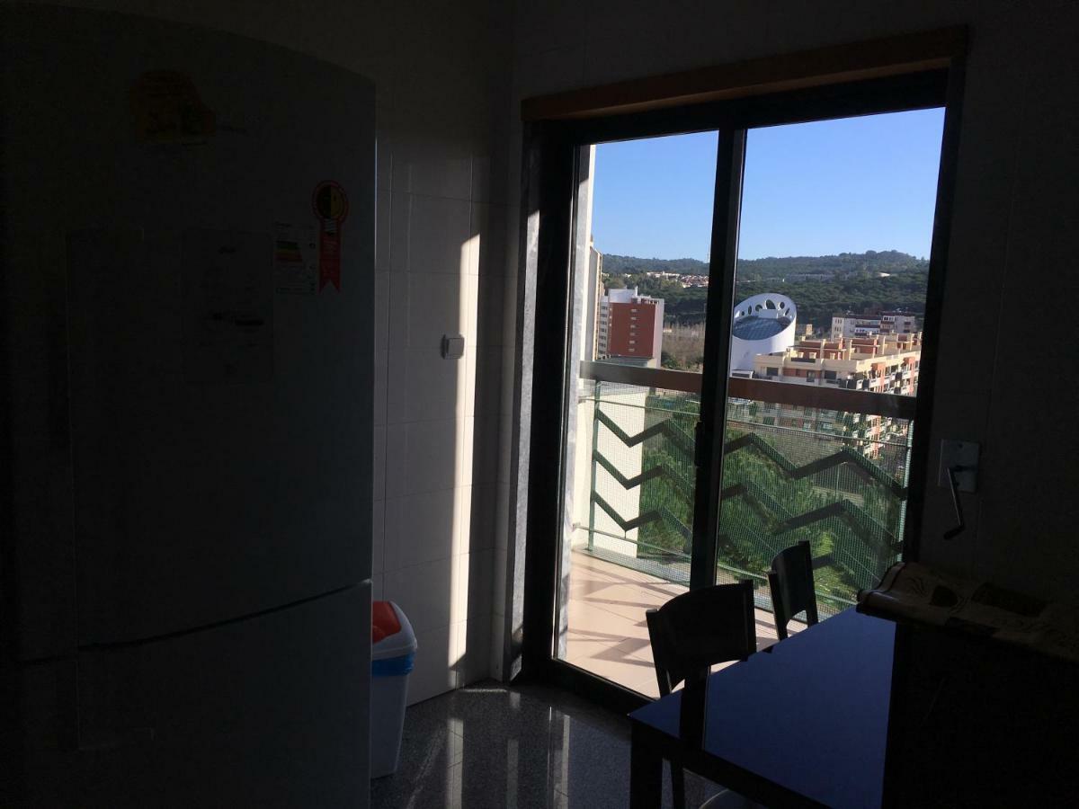 Apartamento Novo Muito Confortavel Com Vista Rio Algés Zewnętrze zdjęcie