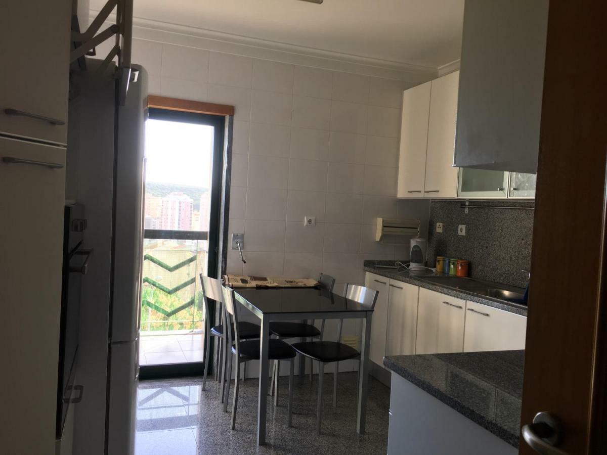 Apartamento Novo Muito Confortavel Com Vista Rio Algés Zewnętrze zdjęcie